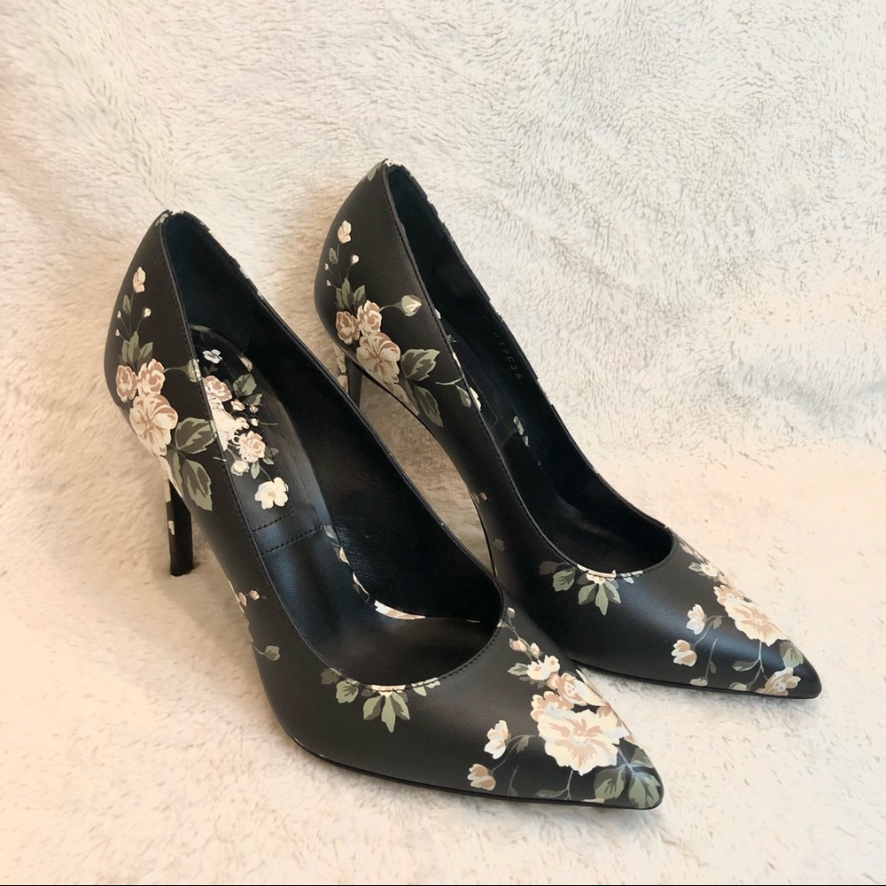 Michael Kors Collection Gretel Floral Pump